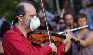 코로나에 일자리 뺏긴 연주자