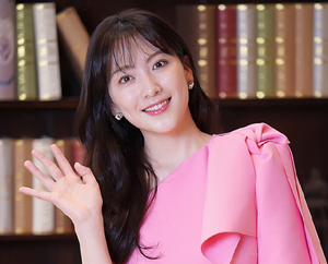 강지영 '화사한 미소'