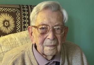 ‘세계 최고령 남성’ 타이틀 영국인 112세로 별세