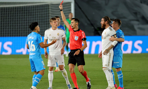 이강인, 아쉬운 복귀전… 13분 뛰고 퇴장