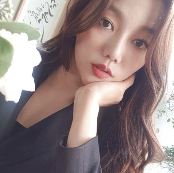 이채영이 SNS에 남긴 의미심장 글귀 "누구와 인연을 맺는지에 따라 그 결도 가치도 달라져” | 인스티즈