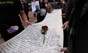 공권력 남용으로 숨진 400여명 빼곡히