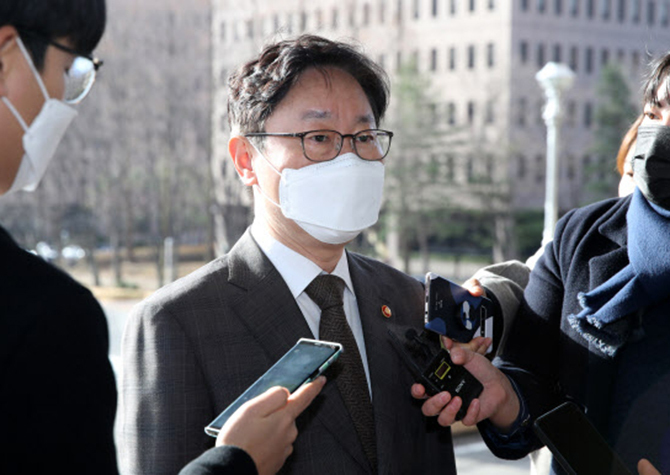 박범계 ‘한명숙 사건’ 수사지휘권 발동<br>"임은정 의견도 들어야"