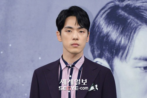'가스라이팅 논란' 김정현, 새 소속사서 김태희와 한솥밥...활동 재개 코앞? | 인스티즈