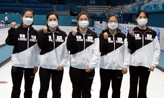 Curling 'Team Kim' beat Latvia to qualify for Beijing Winter Olympics thumbnail