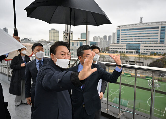민주 "靑 이전, 두꺼비집 놀이"…<br>국힘 "5년 전 文정부도 내세워"