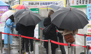 다음주 유행 정점…"확진 감소 안하면 새 판 짜야"