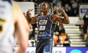 라건아 ‘32점’… KCC “6위 못 뺏겨”