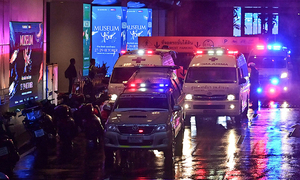 방콕 쇼핑몰서 14세 소년 총기 난사…7명 사상