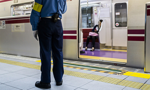 "감옥 가고 싶어서"… 日서 여성 전철 선로로 밀어