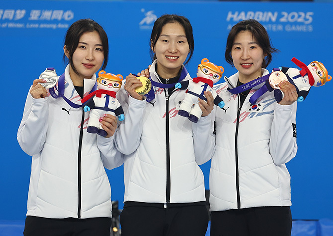 최민정·김길리·이소연<br>女 쇼트트랙 500m 금·은·동 ‘싹쓸이’