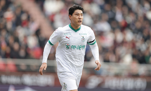 ‘굴러온 돌’ 그라운드 뒤흔들다