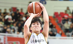 창원 LG, 11년 만에 챔프전 진출