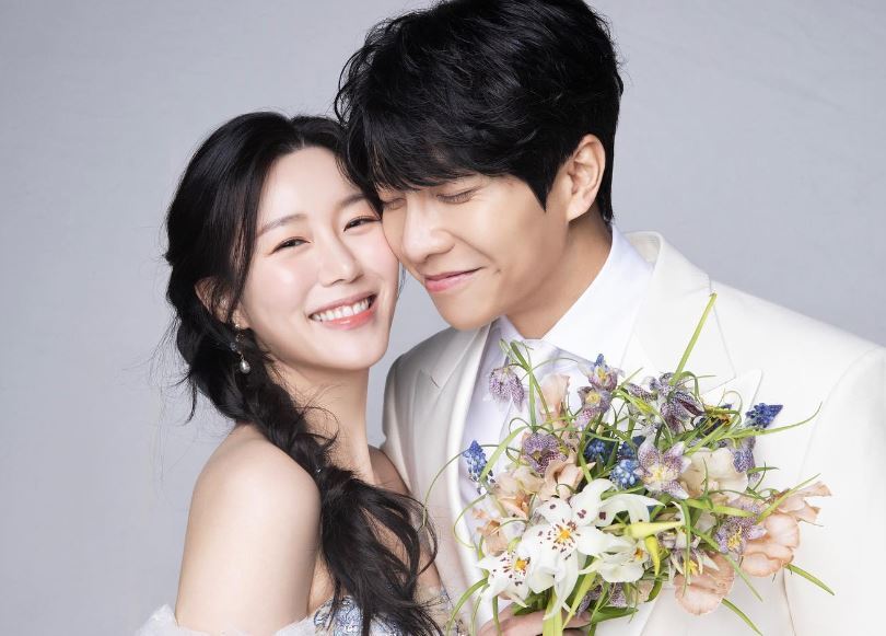 가수 이승기(오른쪽)와 배우 이다인 부부. 사회관계망서비스(SNS) 캡처