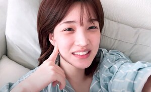 ‘최민환과 이혼’ 율희, 어버이날에 만난 삼남매 “스윗한 우리 아가들”