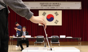 대선 재외투표 시작…中日 등지서 "국민 권리 행사했어요"