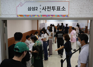 경찰, '대리투표' 선거사무원 구속영장 신청