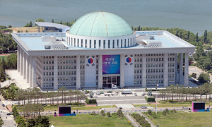 집권여당 되자마자… ‘대법관 증원법’ 처리