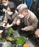 李, 감말랭이로 끼니 때우며 “체력은 자신 있다”…전 대변인의 회상