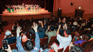신비의 섬에서 펼쳐지는 작은 천사들의 무대