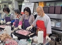 “잘못 본 거 아니죠?”…성당에서 삼겹살 굽는 주지 스님