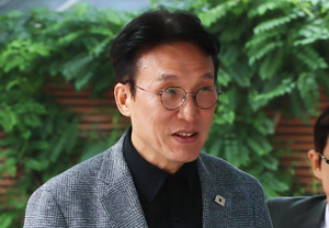 김민석, ‘노부부 투서 의혹’에 "정치검찰의 음해"