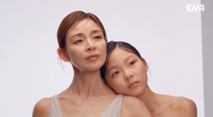 '모델 데뷔 30주년' 야노시호, 딸 사랑이와 동반 화보 촬영