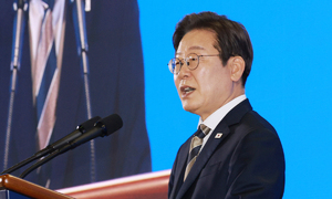 李 대통령, 연일 AI 행보…"韓, 새로운 위기 문턱"