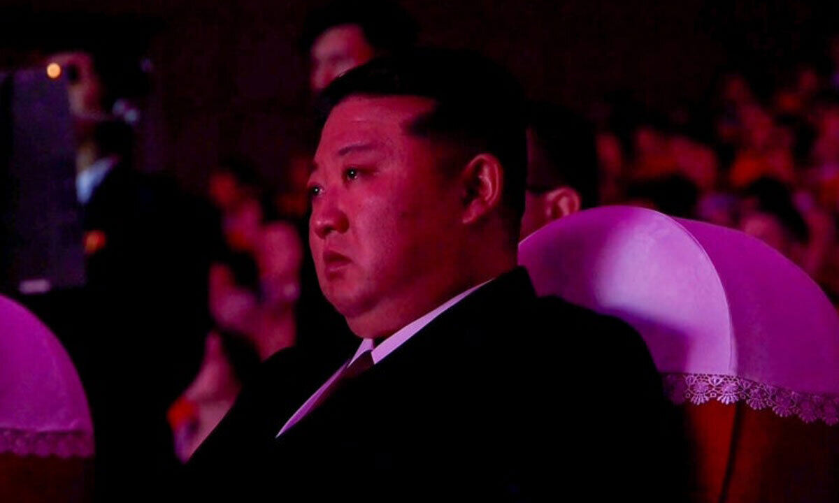 러 파병 북한군 영상에 김정은 ‘왈칵’… 전사자 관에 인공기 덮어
