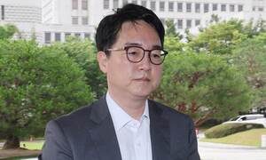 대통령 바뀌면 검찰총장 사퇴 수순, 임기 무용지물