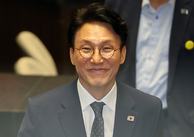 김민석 총리후보 인준안 국회 통과<br>국힘은 표결 보이콧