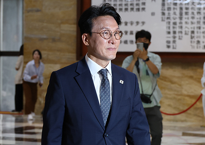 김민석 총리후보 인준안 국회 통과<br>국힘은 표결 보이콧