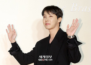 제이홉, 명품 앰버서더 활동에 소신...유재석 “유명하다고 아무나 안 시켜줘”