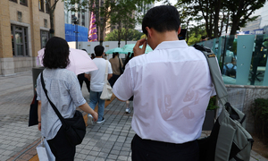 기온 내려가도, 끈적함은 그대로… 다음 주도 '습한 폭염'