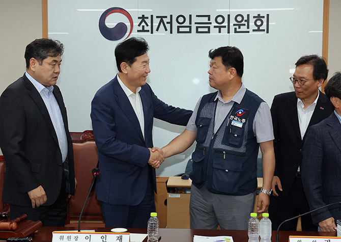 2026년 최저임금 1만 320원<br>대통령실 "'노사공 합의' 최대한 존중"