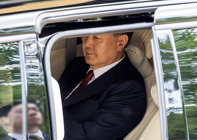 尹, 재구속 후 첫 조사에 불응<BR>특검팀, 강제구인할까