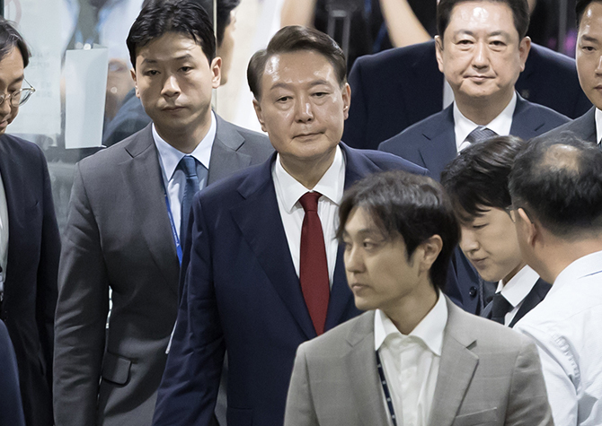 두 번째 소환 기일 통보한 내란특검<br>尹, 이번엔 출석해 조사 받을까?