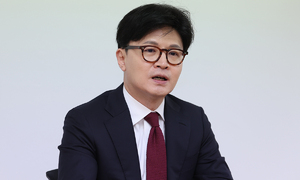 한동훈 "李정부, 관세 협상 카드로 전작권 전환 검토"