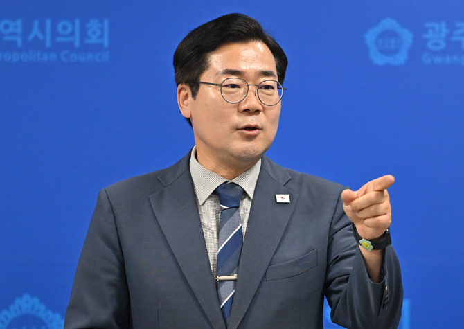 국힘 "'대통령 사조직'으로 내각 채워져"<br>박찬대 "무식한 소리 그만"