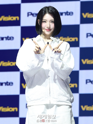 트리플 에스 신위, '하나의 중국' 지지 발언 논란에 &${esc.h}34;싫으면 구독 끊어라&${esc.h}34; 