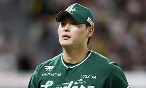 '4아웃' 세이브 성공한 SSG 조병현