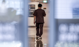 지방 전공의 모집 ‘반타작’… 시니어도 기피