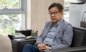 “민간이 뛸 수 있게 AI 규제 풀되, 정부는 기반조성 힘 쏟아야”