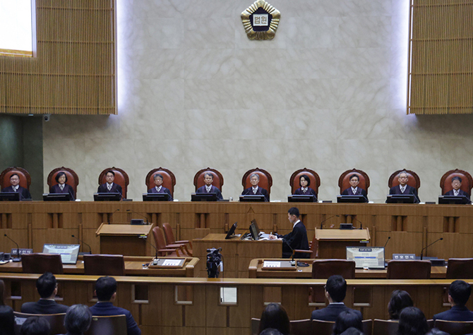 ‘대법관 26명’ 증원 숫자·시점 이견<br>하급심 부실 초래 우려도