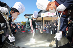 대형 놀이공원보다 이곳?…이천 쌀문화축제가 던진 ‘맛’ [오상도의 경기유랑]