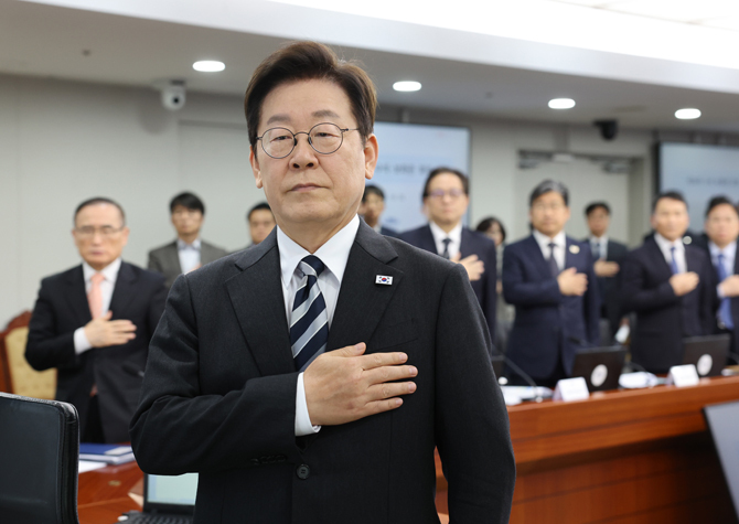 李대통령 "사정기관이 국가질서 어지럽혀…엄정히 단죄해야"