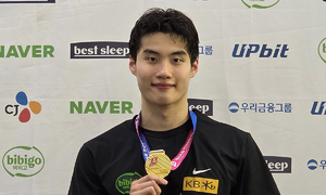 ‘한국新 3개·金 4’ 수영 황선우 전국체전 MVP