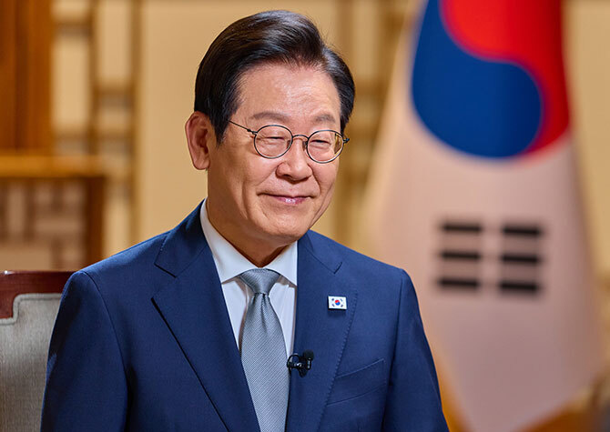 李대통령, 北미사일 발사에<BR>"김정은, 오랫동안 잘 참았다"