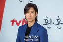 유준상 &${esc.h}34;뮤지컬 공연 중 이마에 칼 맞아…마취 없이 11바늘 꿰매&${esc.h}34;