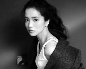 복근 드러낸 김태리, 신비롭고 몽환적이고 섹시하고